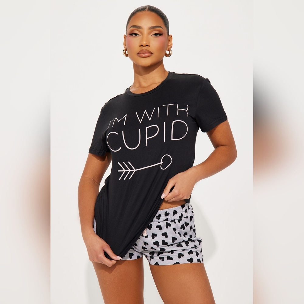 Fashion Nova Size Small Black with White Print "I'm With Cupid" Short Sleeve Tee